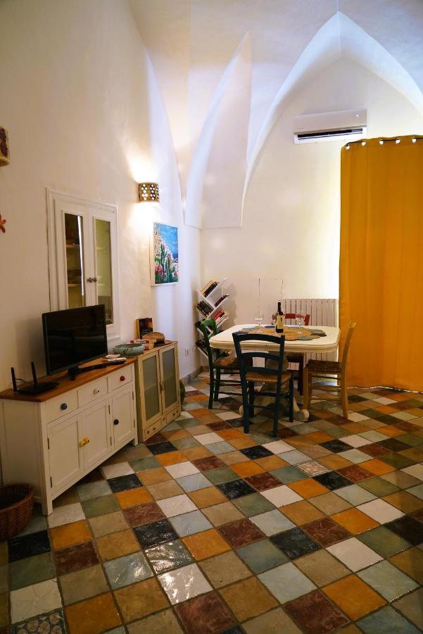 Domus Magistri - A Pochi Passi Dal Centro Storico Villa Ostuni Exterior photo